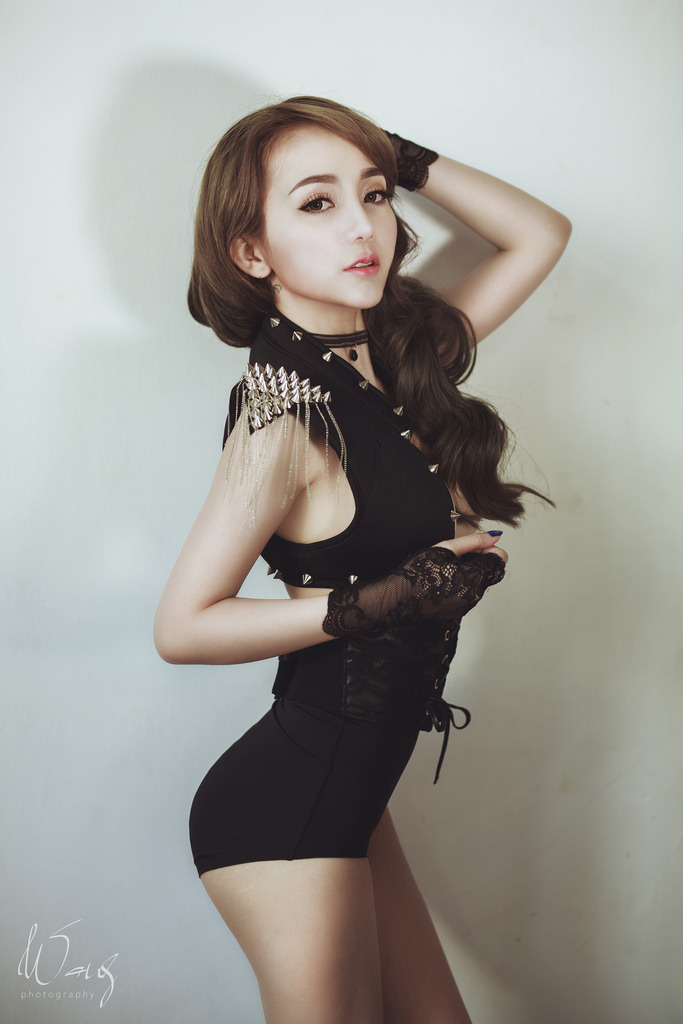 美女让人操